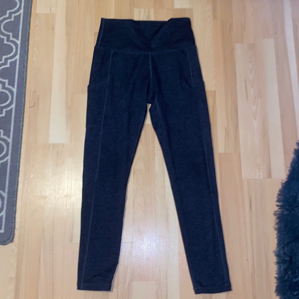 High waisted purple athletic leggings, with pockets!